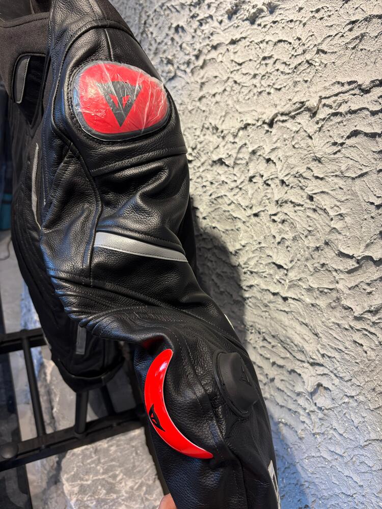 DAİNESE HÖRGÜÇLÜ HAKİKİ DERİ MOTOSİKLET MONTU M09