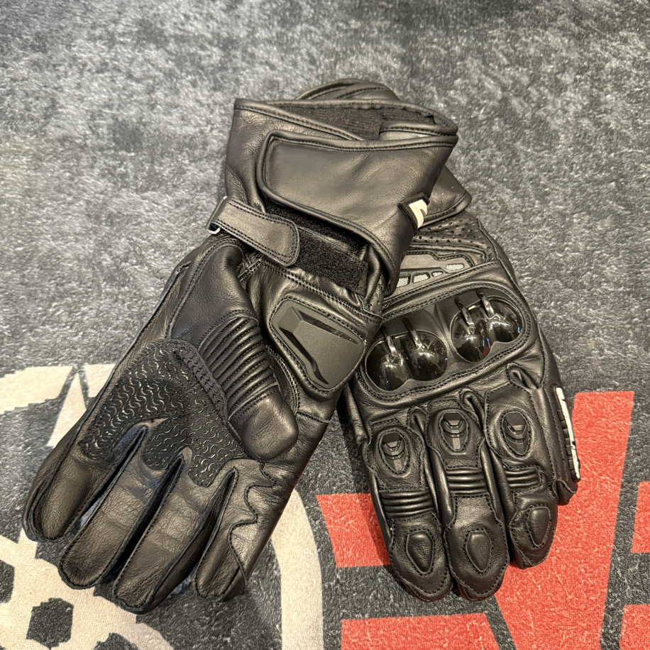 ALPİNESTARS GP FULL SİYAH BEYAZ HAKİKİ DERİ ELDİVEN M020