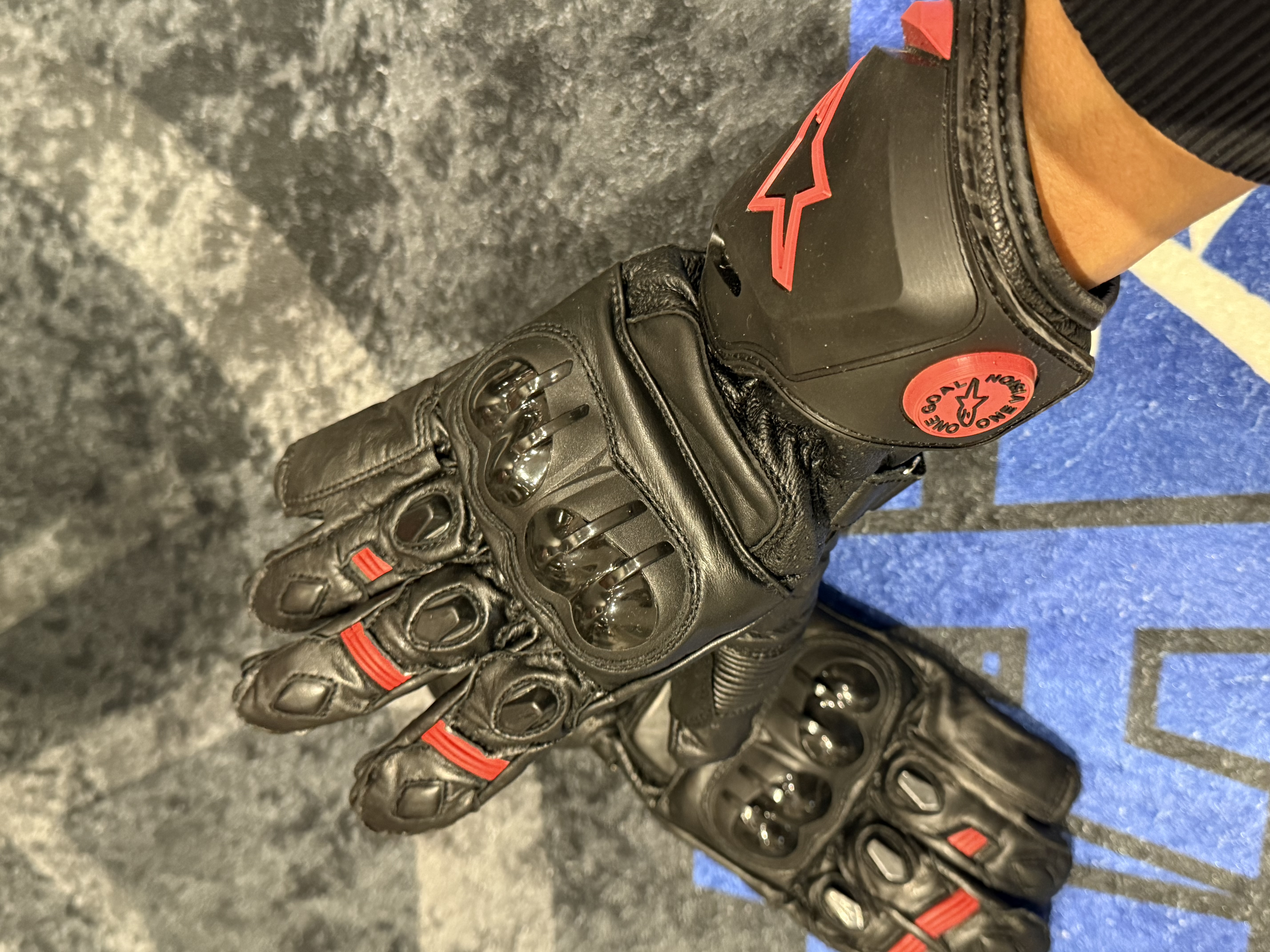 ALPİNESTARS GP FULL KIRMIZI SİYAH HAKİKİ DERİ ELDİVEN M21