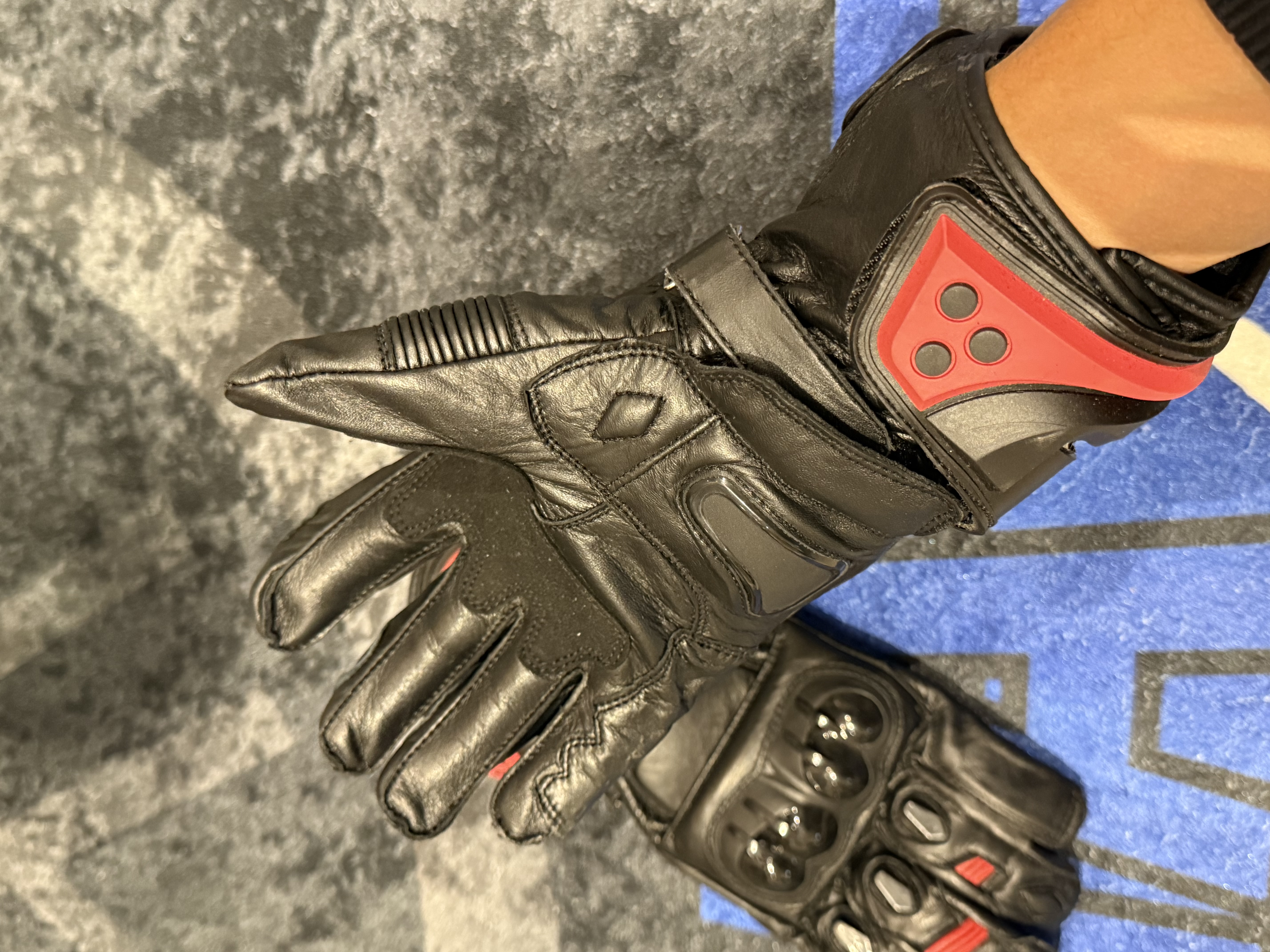 ALPİNESTARS GP FULL KIRMIZI SİYAH HAKİKİ DERİ ELDİVEN M21