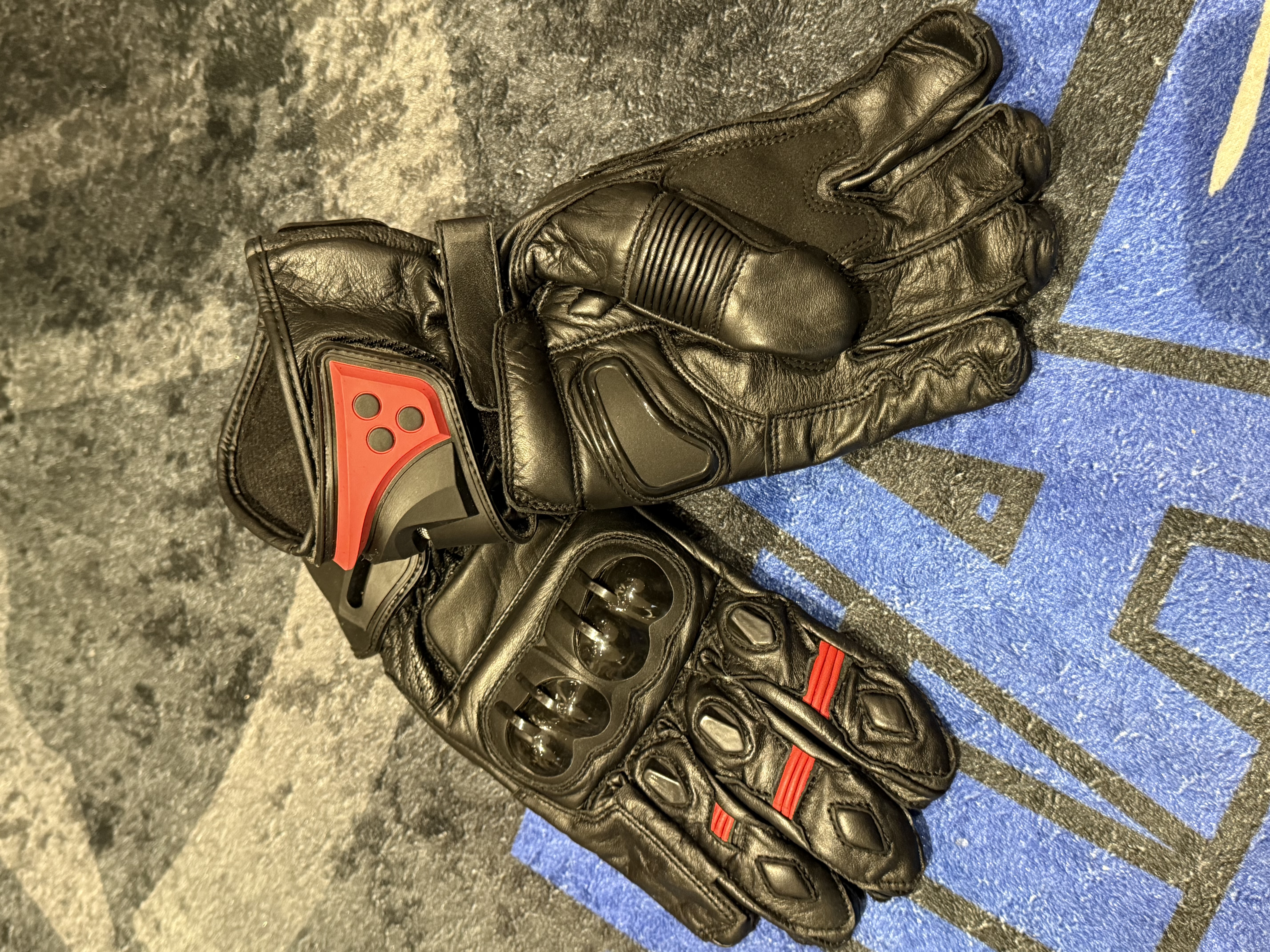 ALPİNESTARS GP FULL KIRMIZI SİYAH HAKİKİ DERİ ELDİVEN M21