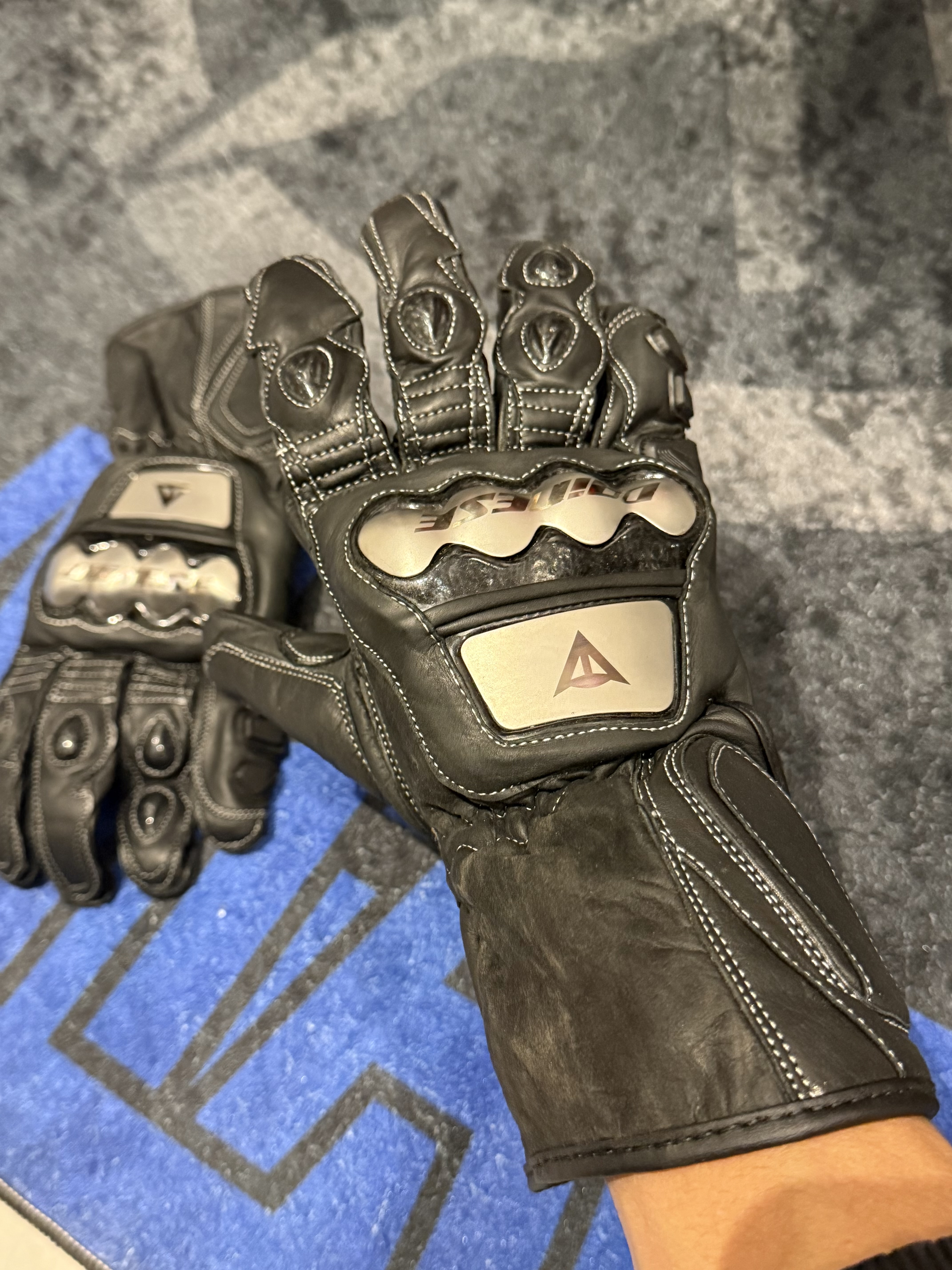 DAİNESE FULL SİYAH TİTANİUM HAKİKİ DERİ ELDİVEN M025