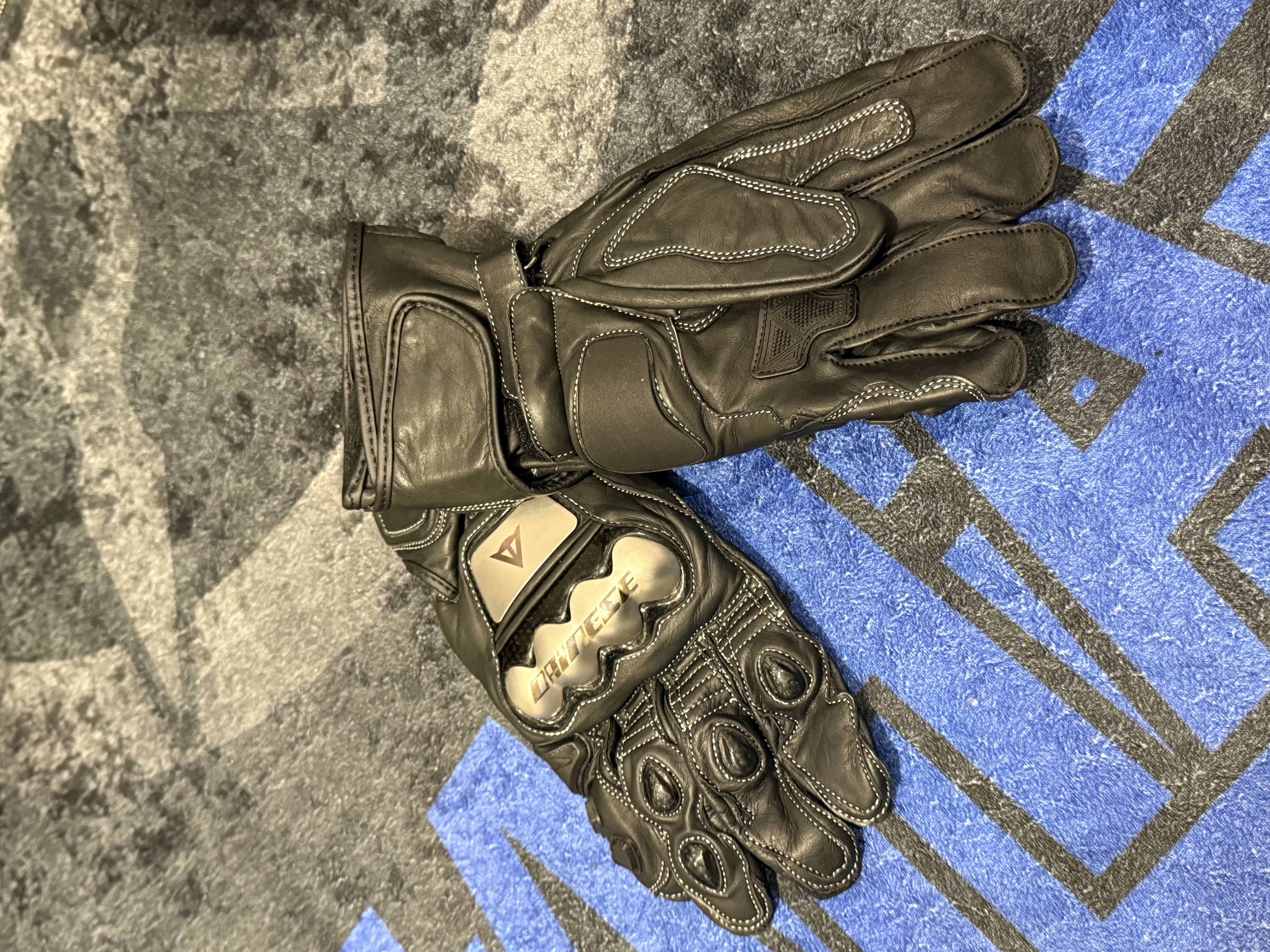 DAİNESE FULL SİYAH TİTANİUM HAKİKİ DERİ ELDİVEN M025